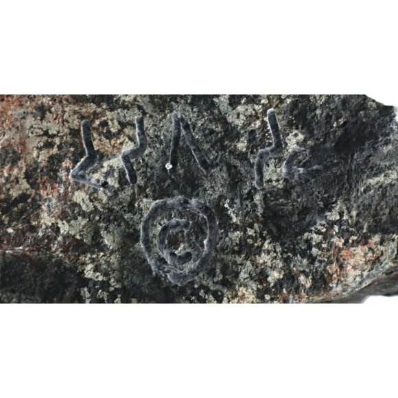 Inuit Stone Sculpture FACE Artist Joseph Shuqslak - Picture 7 of 8